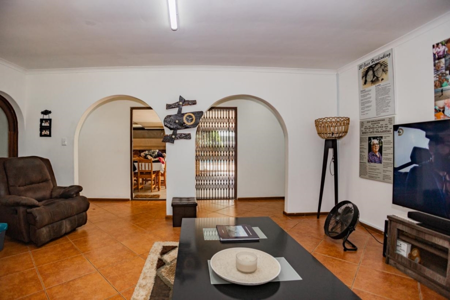 8 Bedroom Property for Sale in Joostenbergvlakte Western Cape